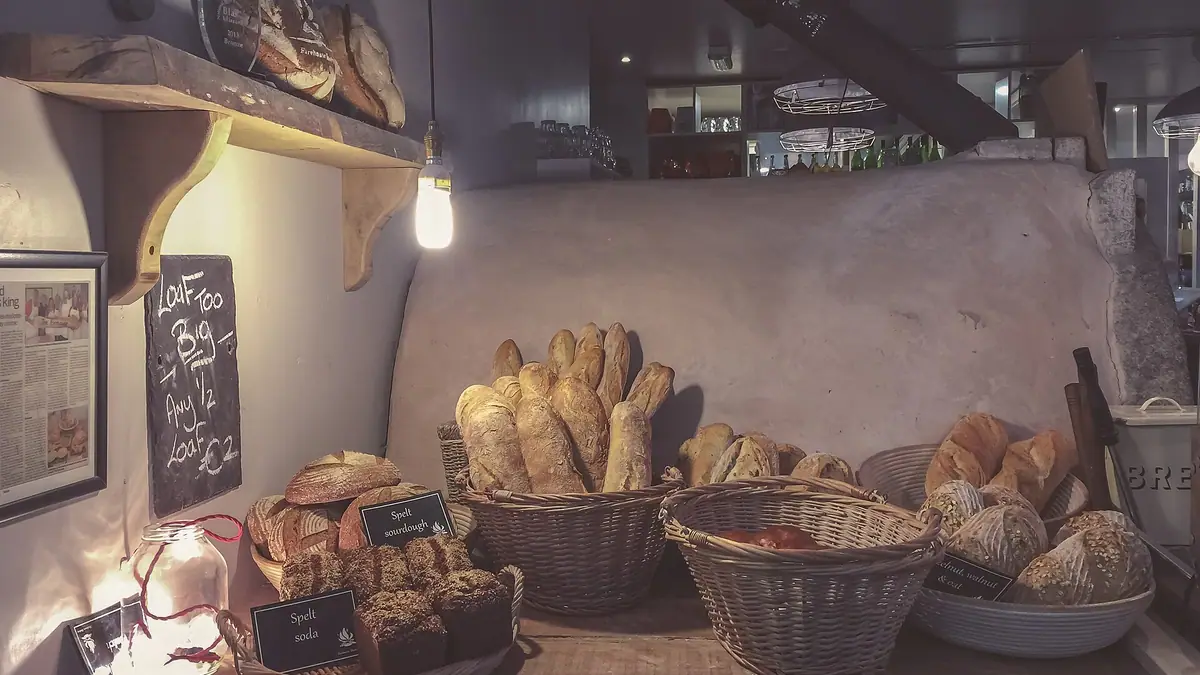 Happy Cinnamon Artisan Bakery – artisan bakery in Nailsworth town centre